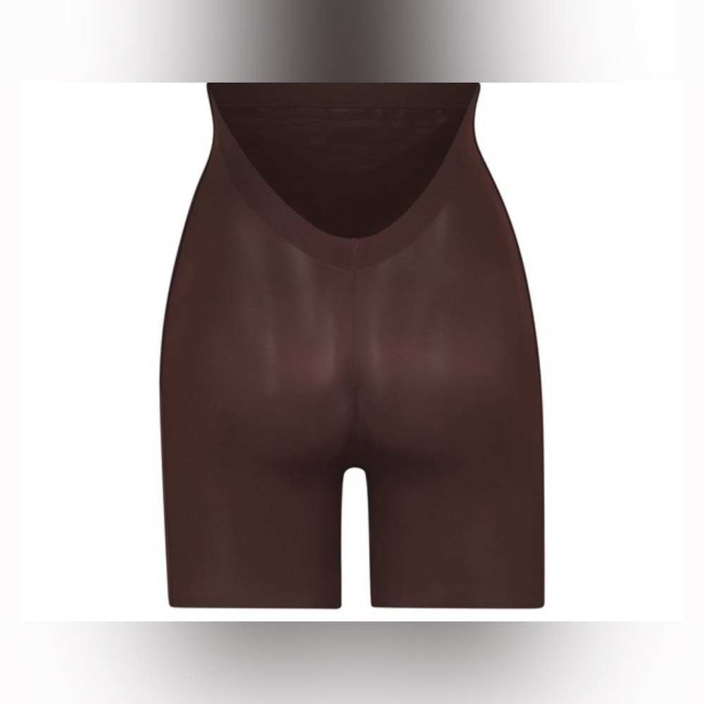Skims Barely There Shapewear Low Back Shorts - Picture 5 of 5